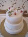 svatební dort po zásahu floristky 
